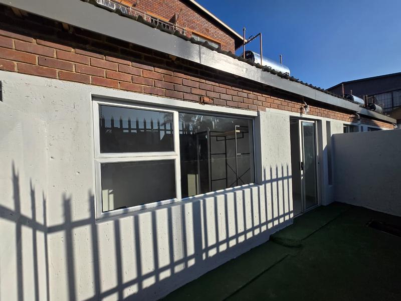 To Let 1 Bedroom Property for Rent in Germiston South Gauteng