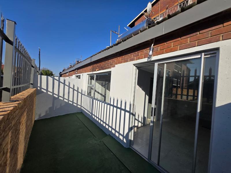 To Let 1 Bedroom Property for Rent in Germiston South Gauteng