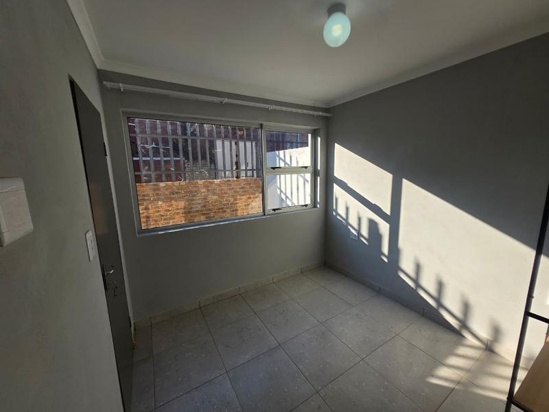 To Let 1 Bedroom Property for Rent in Germiston South Gauteng