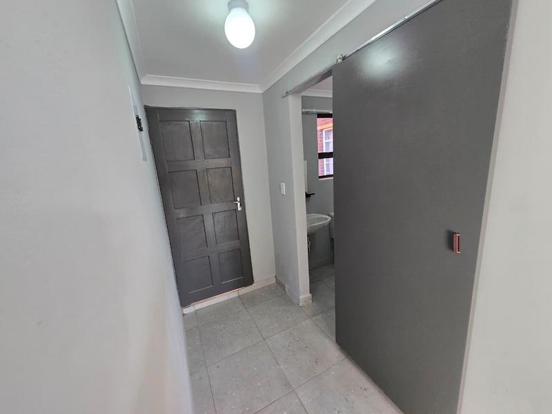 To Let 1 Bedroom Property for Rent in Germiston South Gauteng
