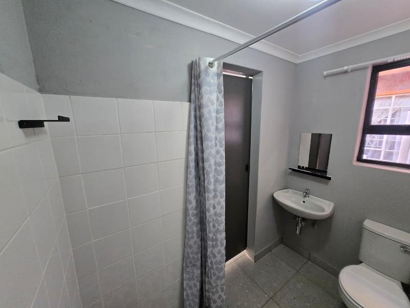 To Let 1 Bedroom Property for Rent in Germiston South Gauteng