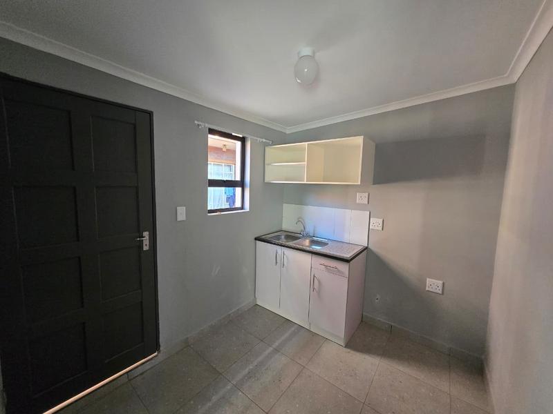 To Let 1 Bedroom Property for Rent in Germiston South Gauteng