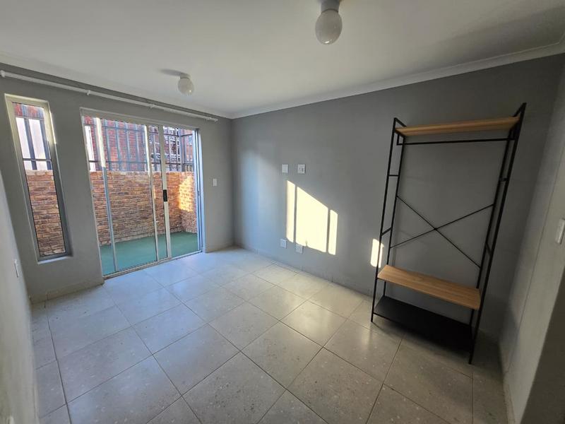 To Let 1 Bedroom Property for Rent in Germiston South Gauteng
