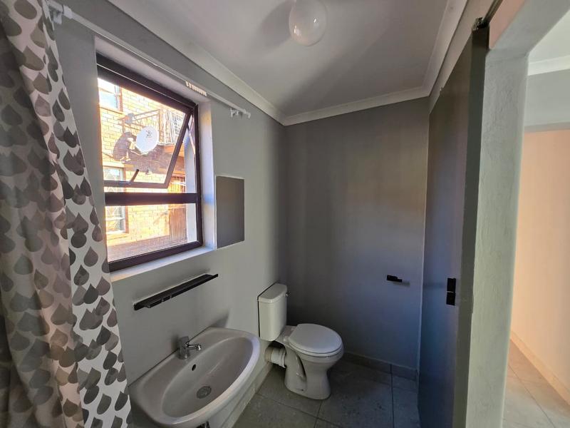 To Let 1 Bedroom Property for Rent in Germiston South Gauteng