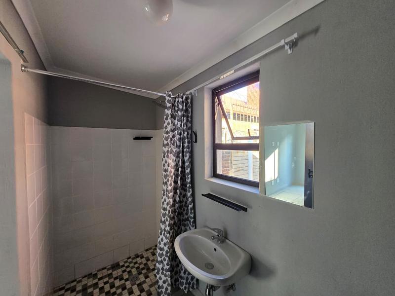 To Let 1 Bedroom Property for Rent in Germiston South Gauteng