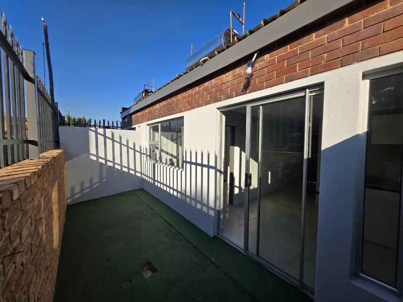To Let 1 Bedroom Property for Rent in Germiston South Gauteng