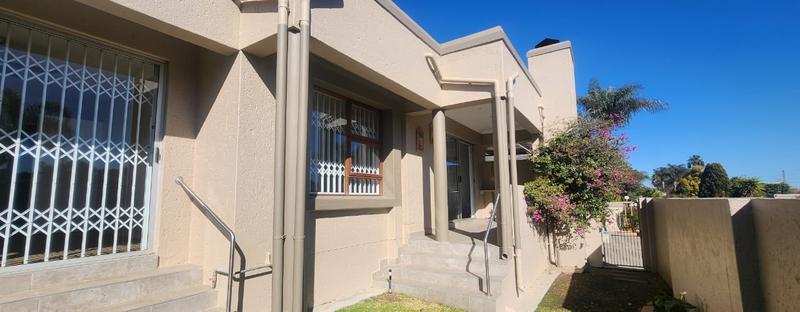 To Let 2 Bedroom Property for Rent in Dowerglen Gauteng