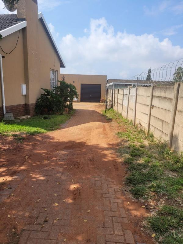 3 Bedroom Property for Sale in Witpoortjie Gauteng