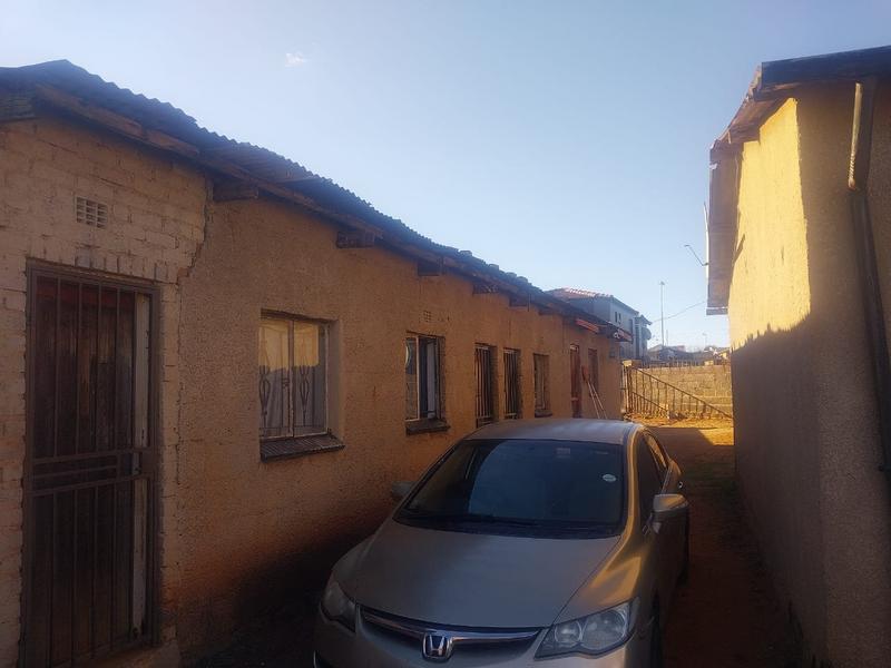 2 Bedroom Property for Sale in Naledi Gauteng