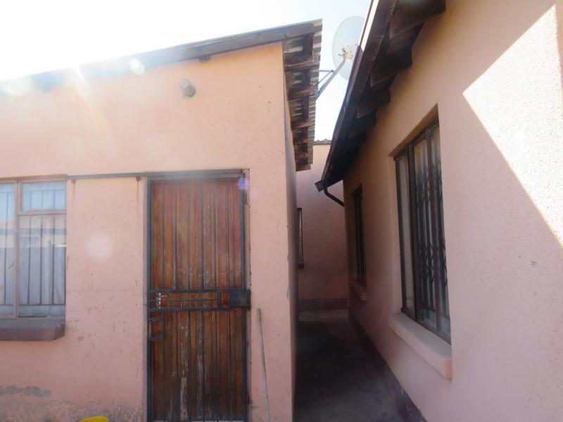 2 Bedroom Property for Sale in Kagiso Gauteng