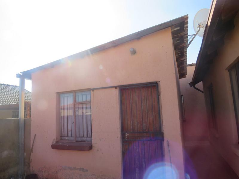 2 Bedroom Property for Sale in Kagiso Gauteng