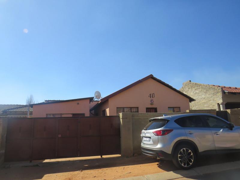 2 Bedroom Property for Sale in Kagiso Gauteng