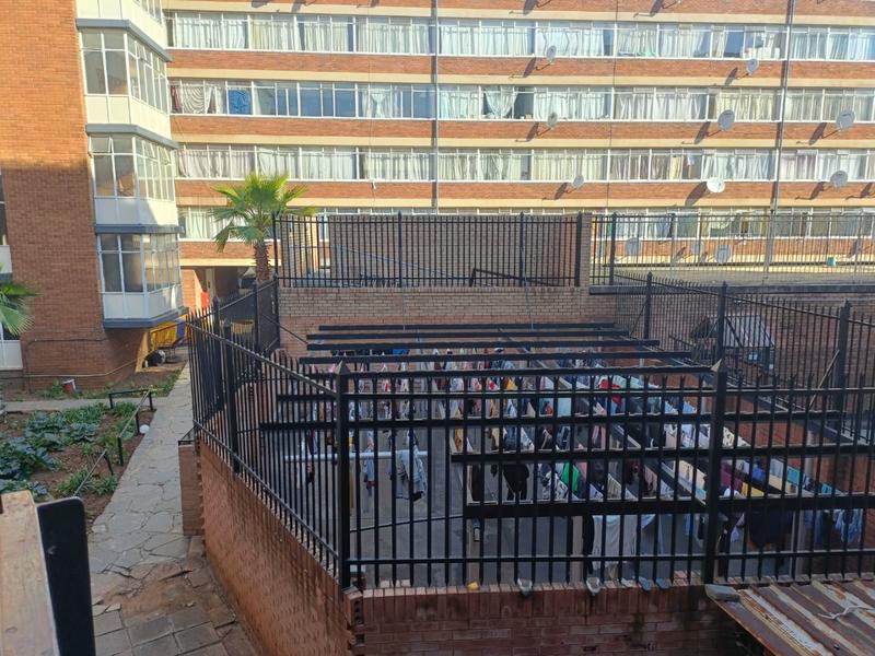 1 Bedroom Property for Sale in Sunnyside Gauteng