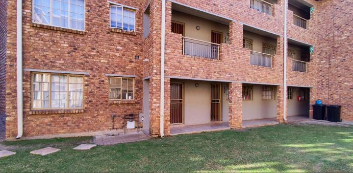 2 Bedroom Property for Sale in Hughes Gauteng