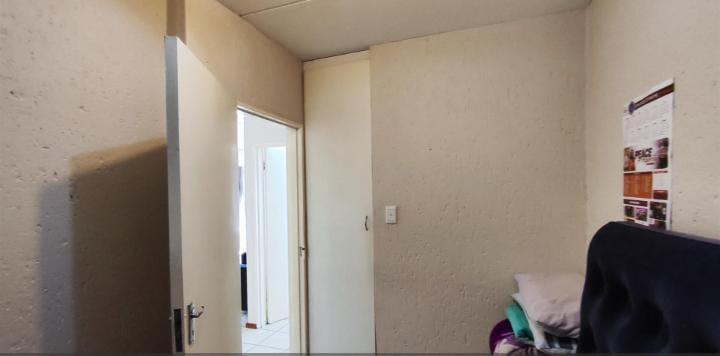 2 Bedroom Property for Sale in Hughes Gauteng