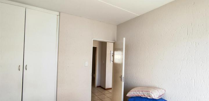2 Bedroom Property for Sale in Hughes Gauteng