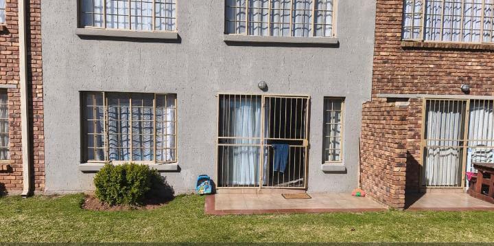 2 Bedroom Property for Sale in Hughes Gauteng