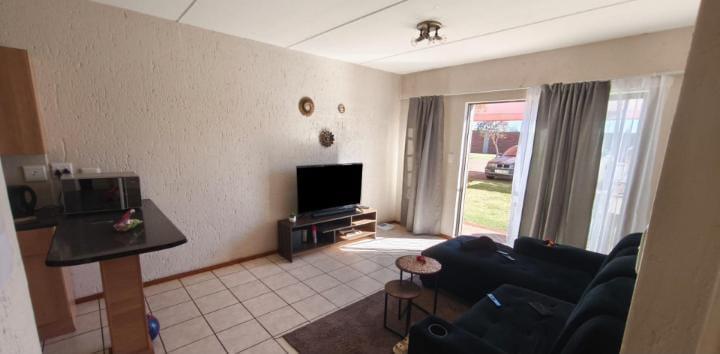 2 Bedroom Property for Sale in Hughes Gauteng
