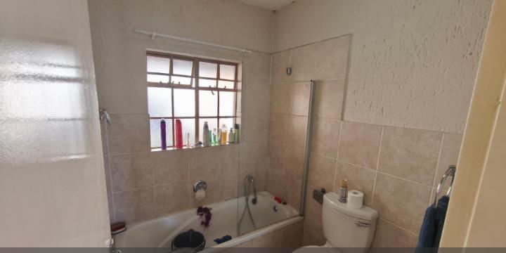 2 Bedroom Property for Sale in Hughes Gauteng