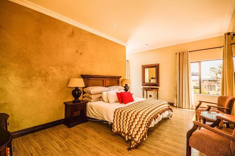 5 Bedroom Property for Sale in Copperleaf Estate Gauteng