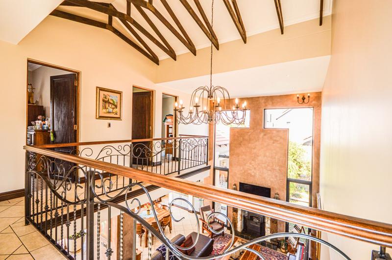 5 Bedroom Property for Sale in Copperleaf Estate Gauteng