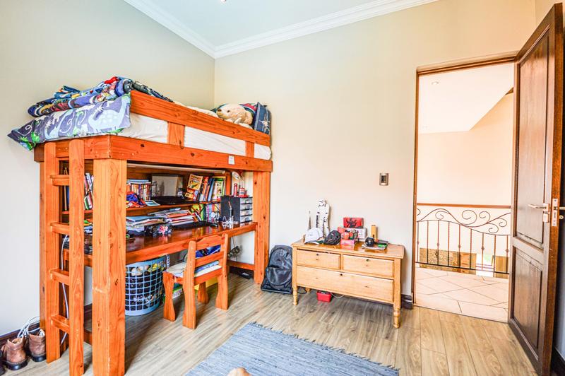 5 Bedroom Property for Sale in Copperleaf Estate Gauteng