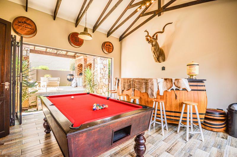 5 Bedroom Property for Sale in Copperleaf Estate Gauteng