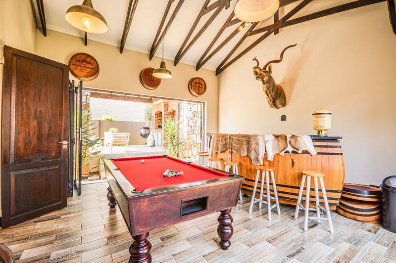 5 Bedroom Property for Sale in Copperleaf Estate Gauteng