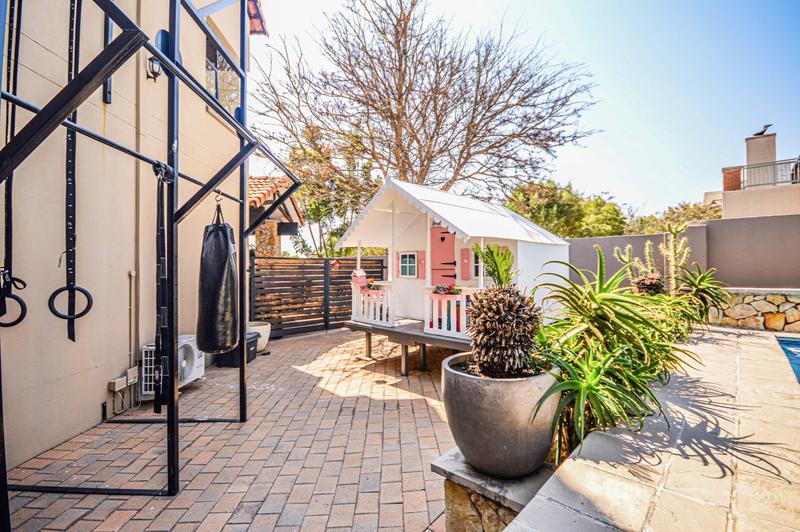 5 Bedroom Property for Sale in Copperleaf Estate Gauteng