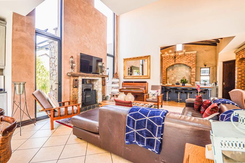 5 Bedroom Property for Sale in Copperleaf Estate Gauteng