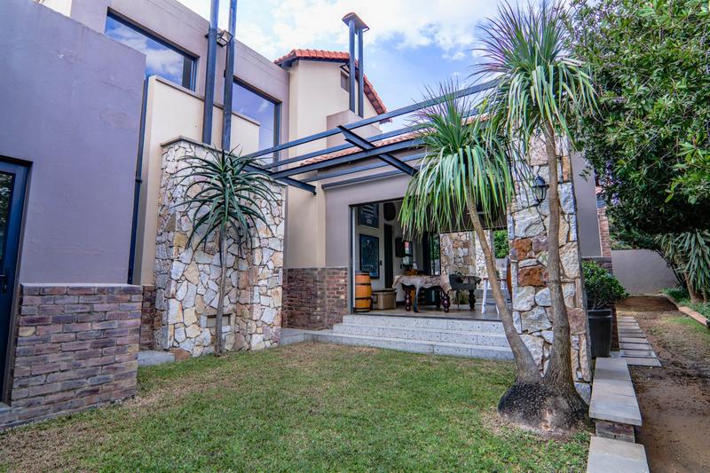 5 Bedroom Property for Sale in Copperleaf Estate Gauteng