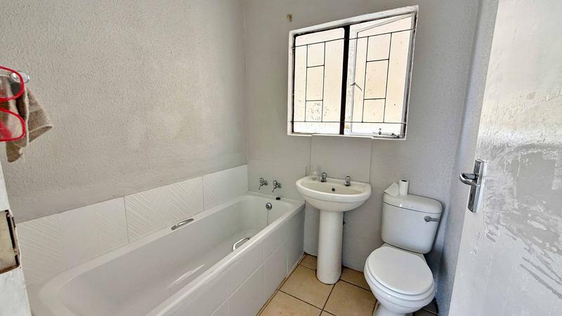 2 Bedroom Property for Sale in Soshanguve VV Gauteng