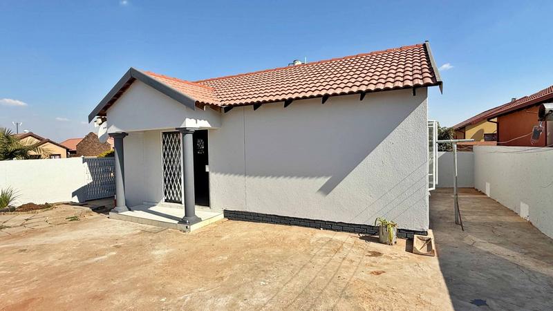 2 Bedroom Property for Sale in Soshanguve VV Gauteng