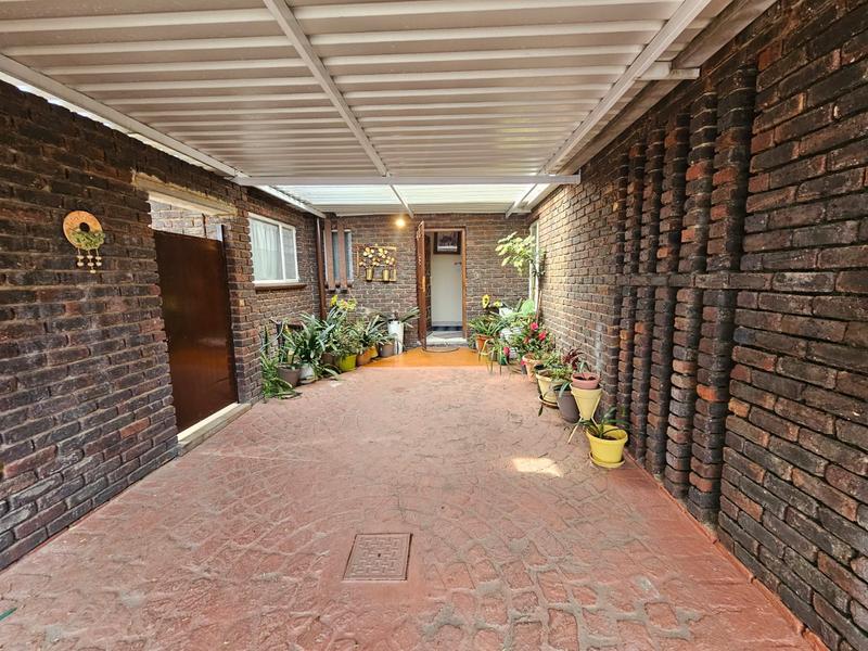 3 Bedroom Property for Sale in Brackenhurst Gauteng
