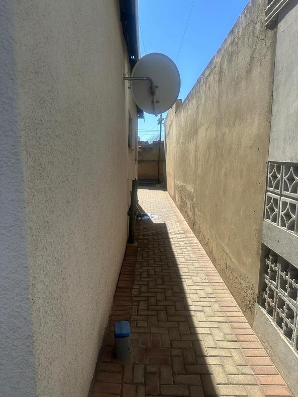 2 Bedroom Property for Sale in Moroka Gauteng