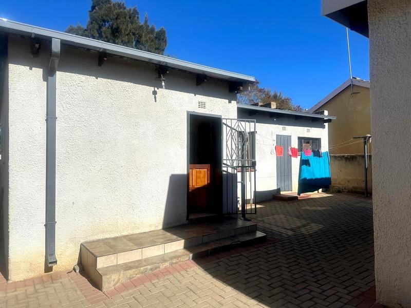 2 Bedroom Property for Sale in Moroka Gauteng