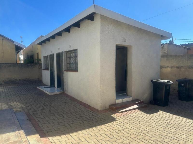 2 Bedroom Property for Sale in Moroka Gauteng