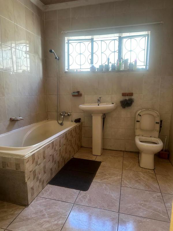 2 Bedroom Property for Sale in Moroka Gauteng