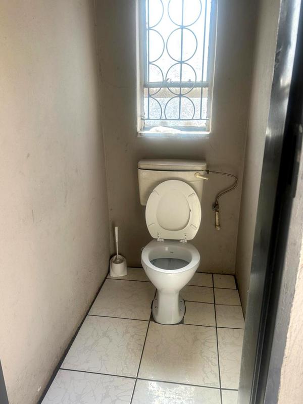 2 Bedroom Property for Sale in Moroka Gauteng