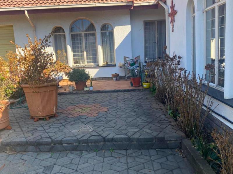 3 Bedroom Property for Sale in Glen Marais Gauteng