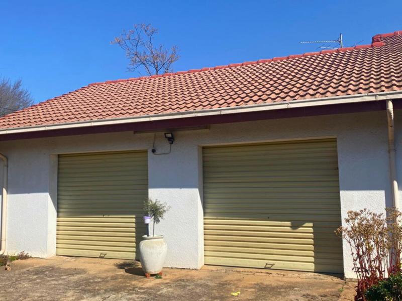 3 Bedroom Property for Sale in Glen Marais Gauteng