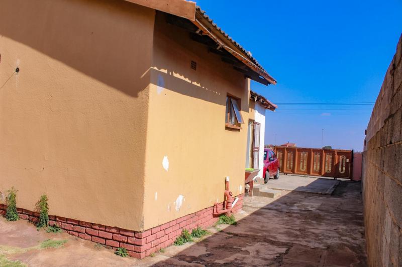 3 Bedroom Property for Sale in Dobsonville Gauteng