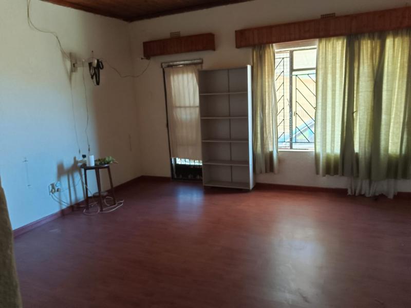 To Let 3 Bedroom Property for Rent in Hillside Gauteng