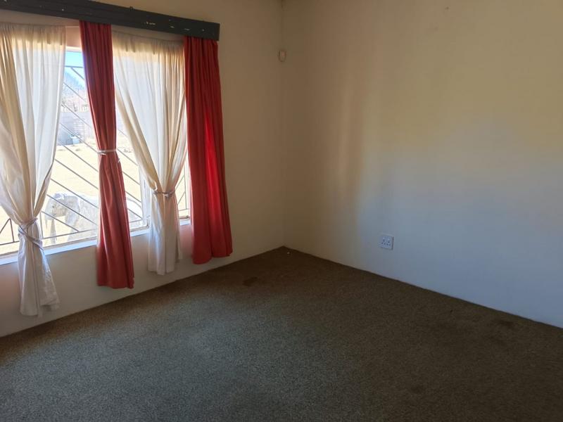 To Let 3 Bedroom Property for Rent in Hillside Gauteng