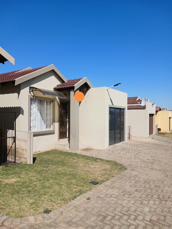 3 Bedroom Property for Sale in Mohlakeng Gauteng