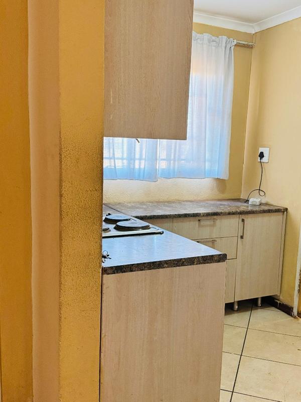To Let 2 Bedroom Property for Rent in Dawn Park Gauteng