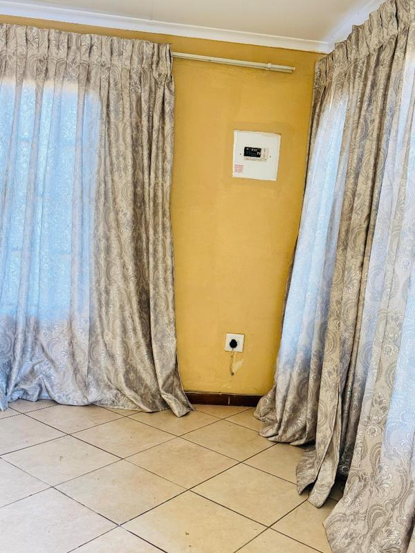 To Let 2 Bedroom Property for Rent in Dawn Park Gauteng