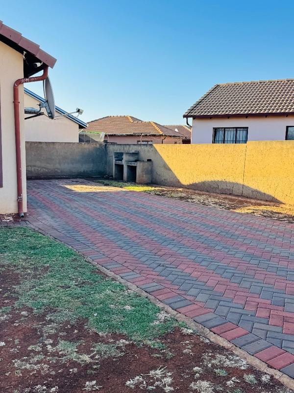 To Let 2 Bedroom Property for Rent in Dawn Park Gauteng