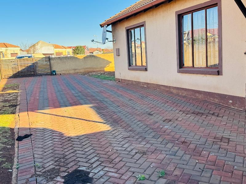 To Let 2 Bedroom Property for Rent in Dawn Park Gauteng