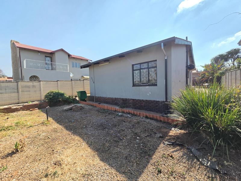 To Let 2 Bedroom Property for Rent in Laudium Gauteng